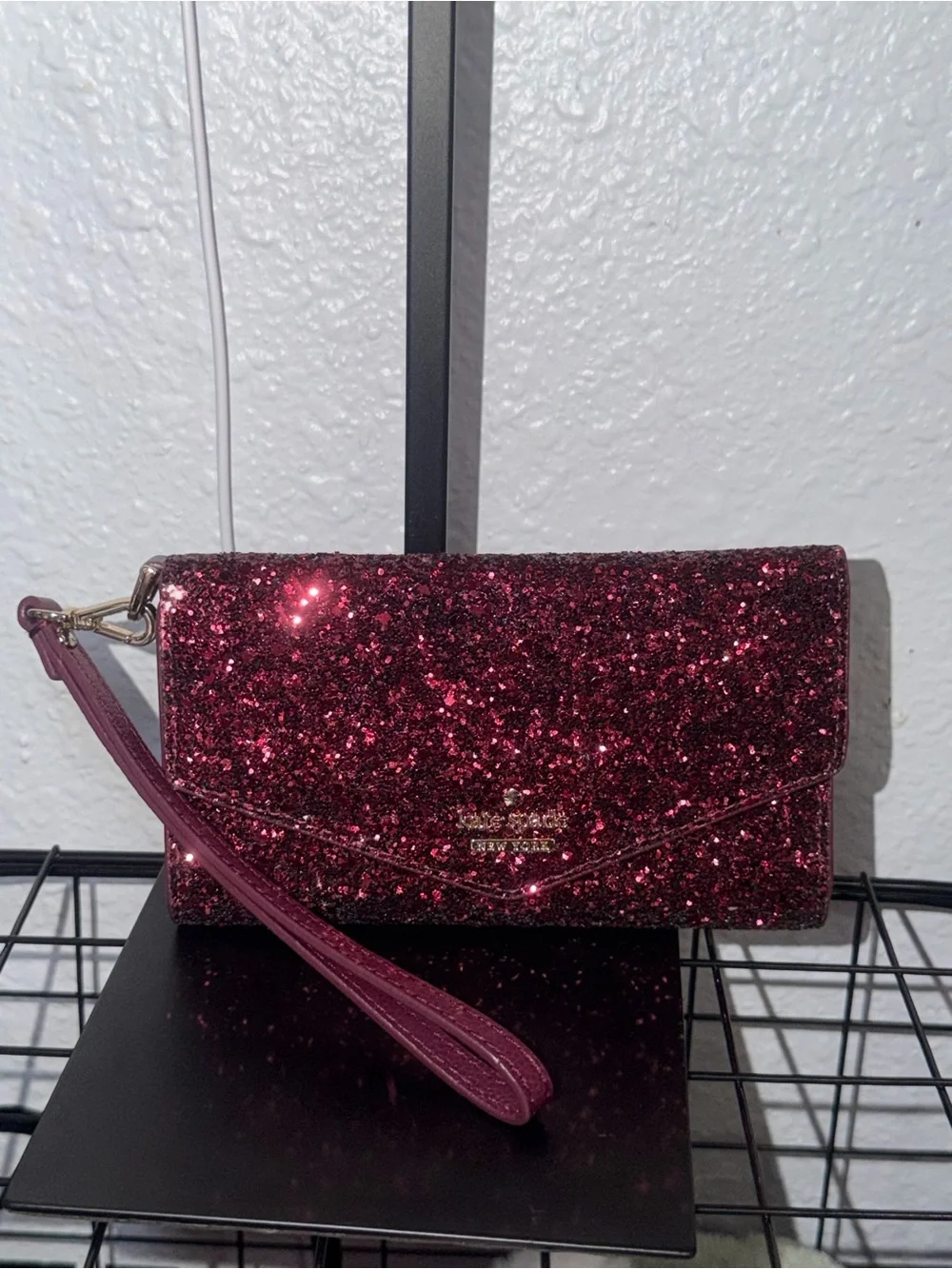 Kate Spade New York Laurel Way Glitter Envelope Wristlet in Deep Plum / Burgundy